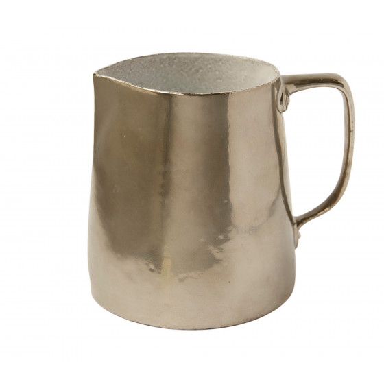 Rivet Pitcher (Platinum Exterior)